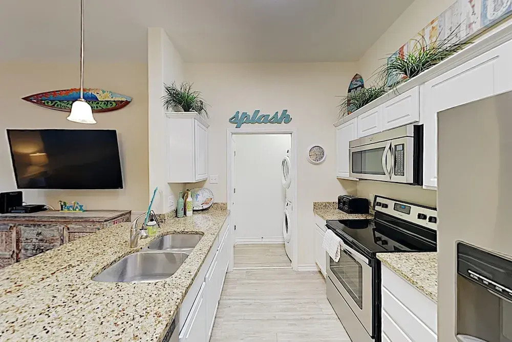 New Listing! Sunny Beach W/ Pool & Hot Tub 4 Bedroom Townhouse