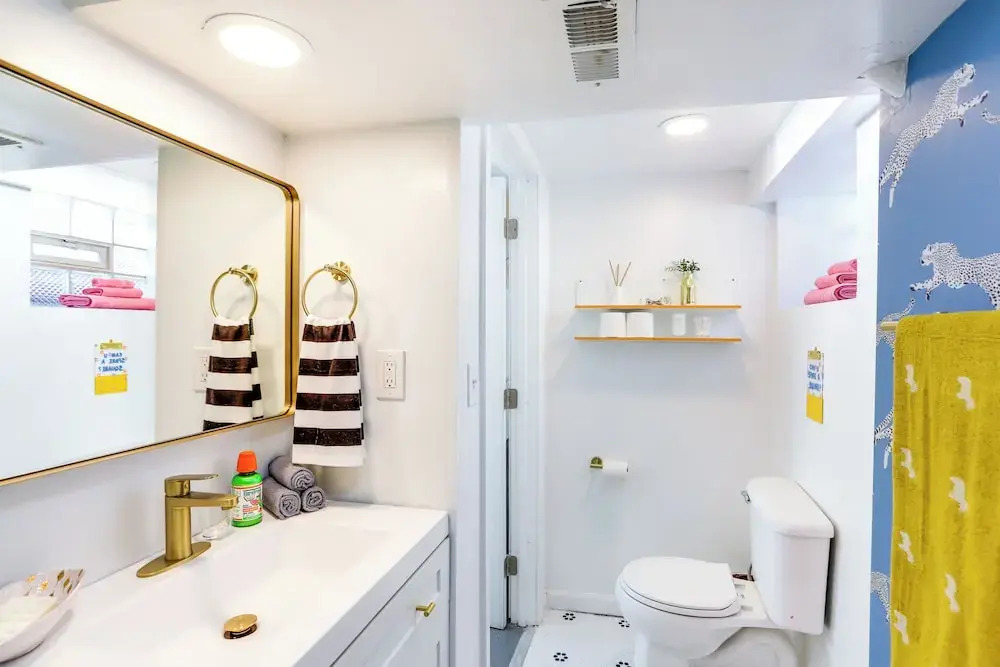 Gordon Square Studio ~ 4 Mi to Downtown Cleveland!