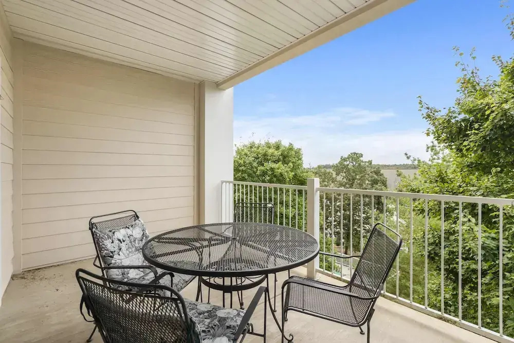 Branson Hills Getaway Sleeps 6