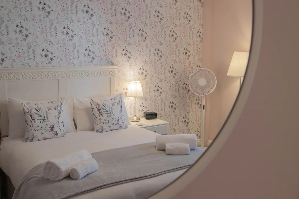 Bridgeside Rooms