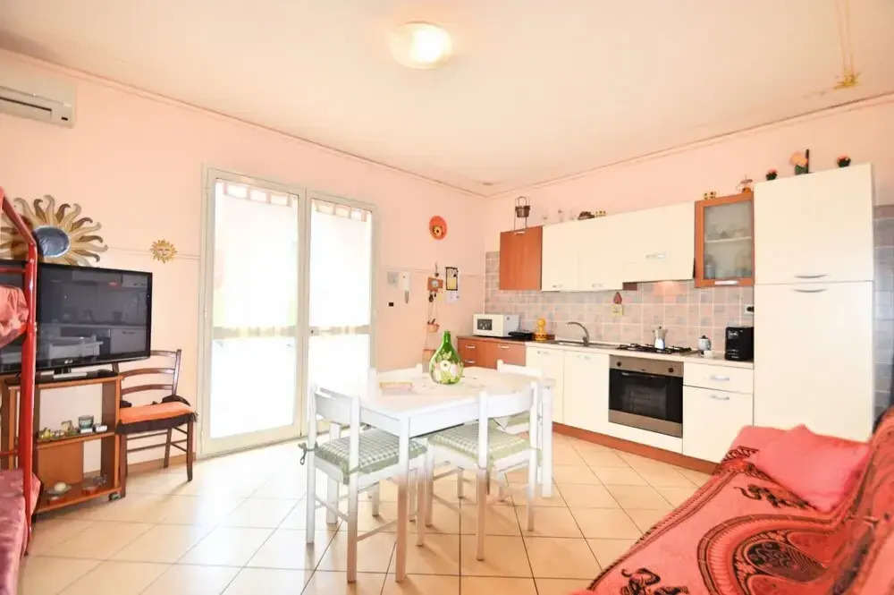 Villa Erika - Charming Villa in Residence With Swimming Pool Near the sea