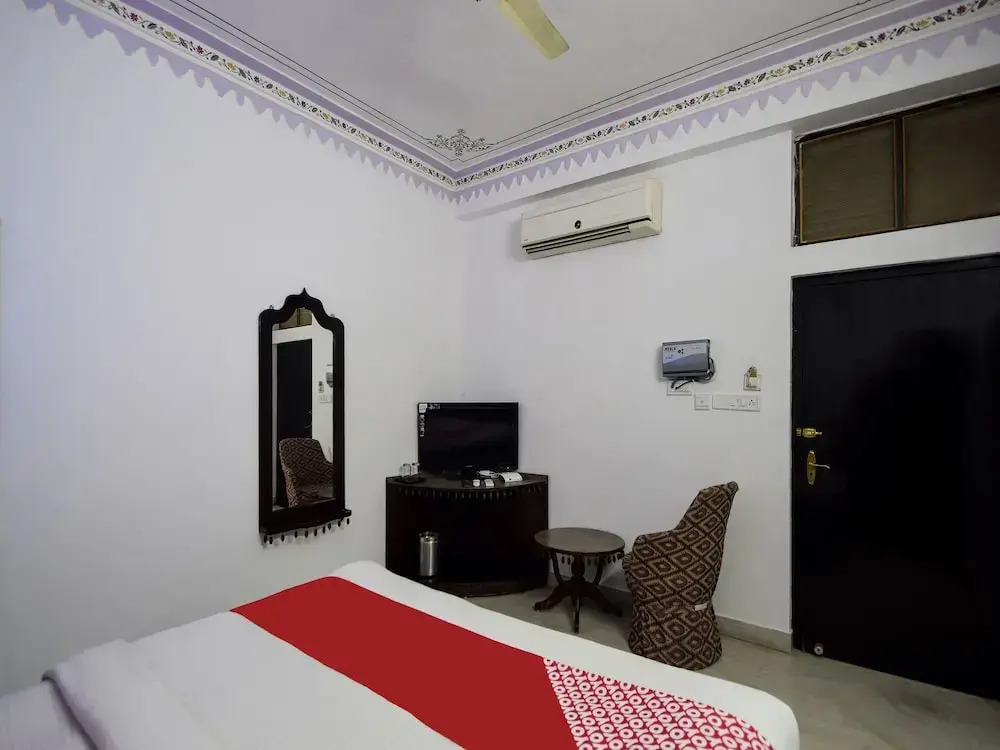 Hotel Mandiram Palace