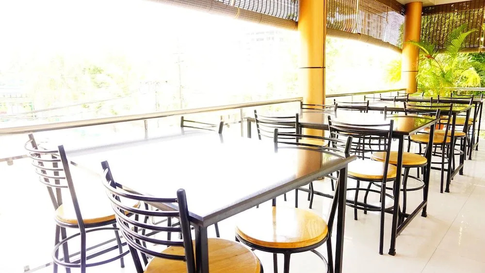 Thayamkery's Royal inn