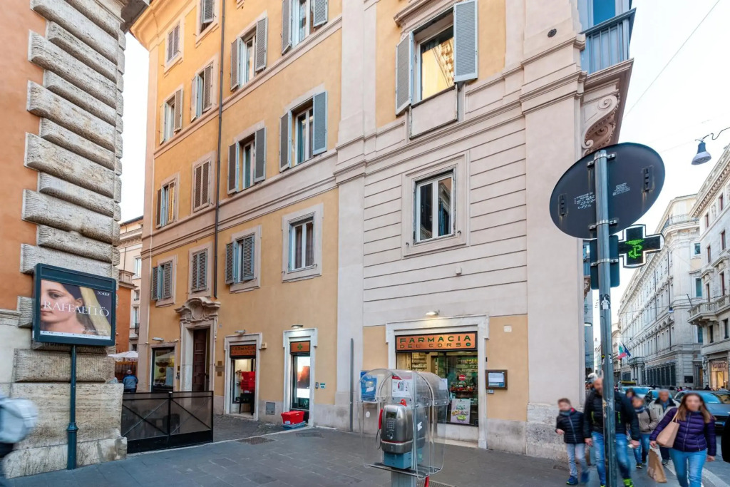 IREX Trevi Fountain Penthouse