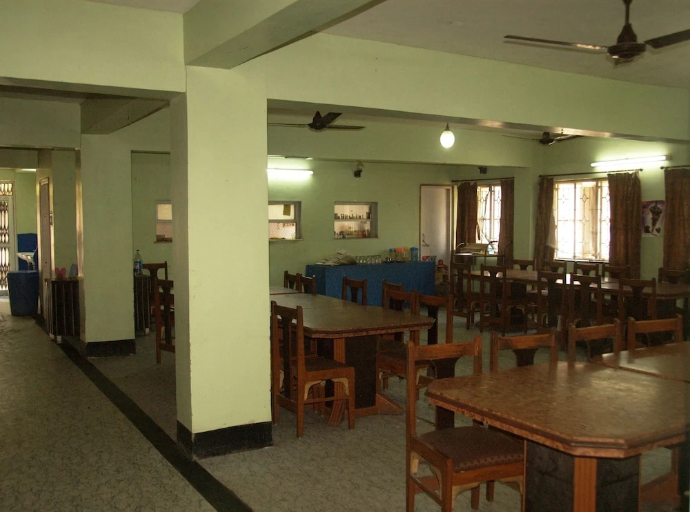 Hotel Deepak