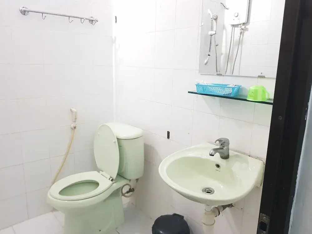 Oyo 682 Long Son Hotel