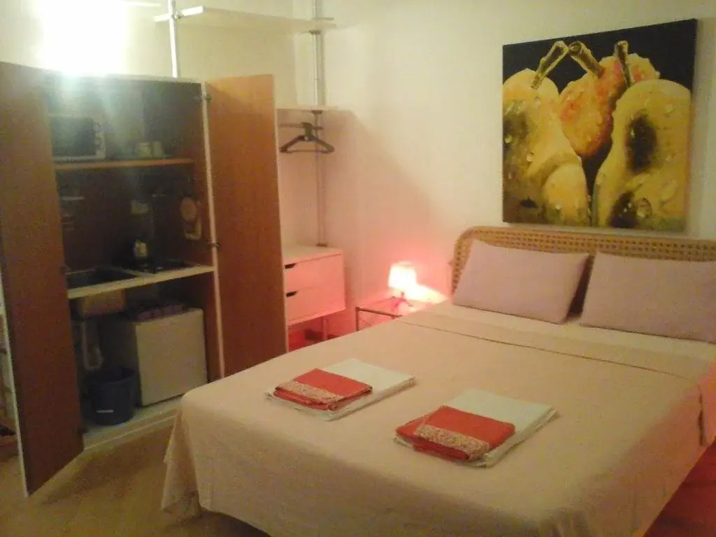 Studios 10