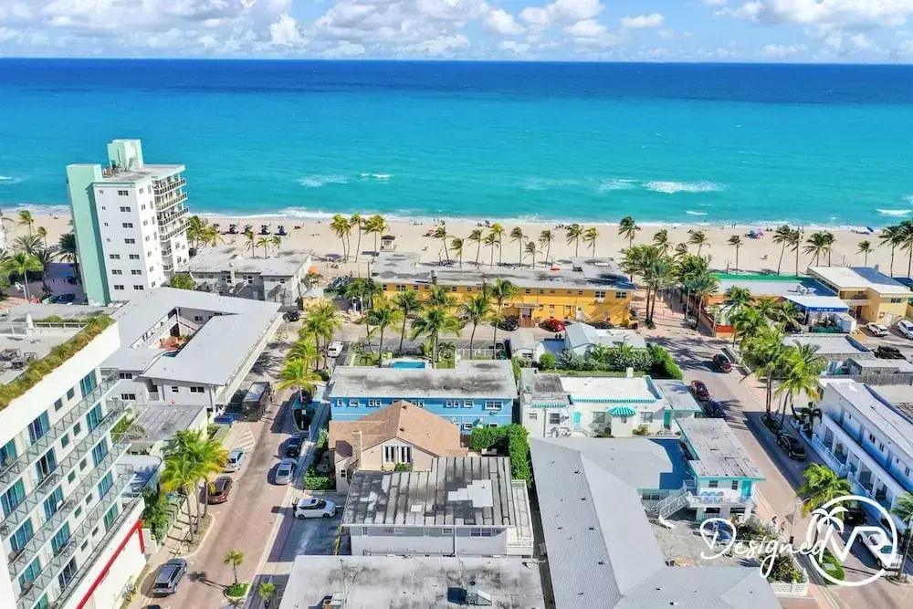 Newly Renovated Apt #2 w/ Parking Close to Beach