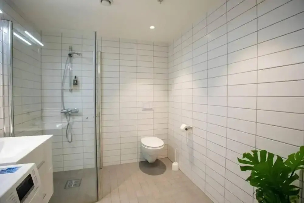 3 Bedroom Apartment With Free Parking