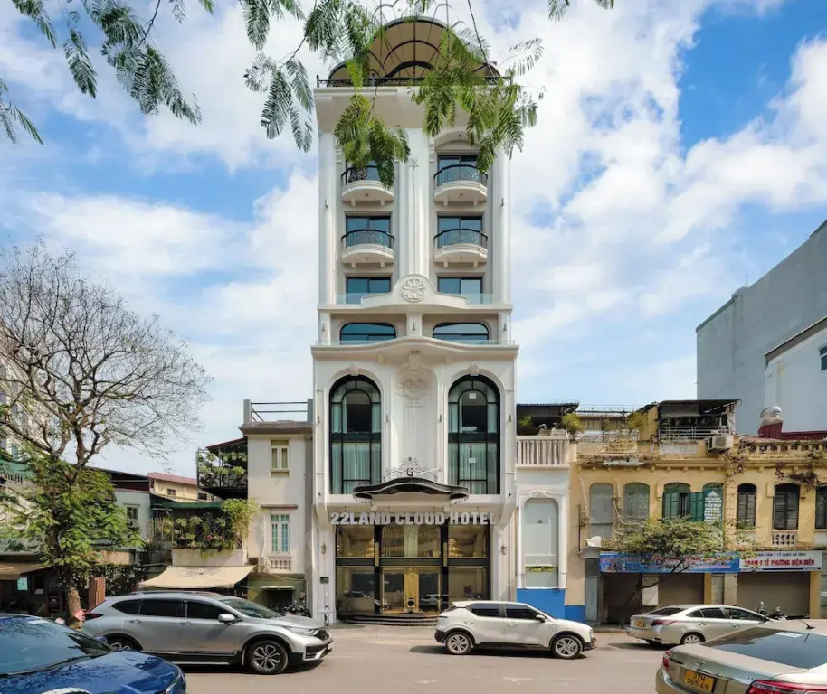 22Land Cloud Hotel