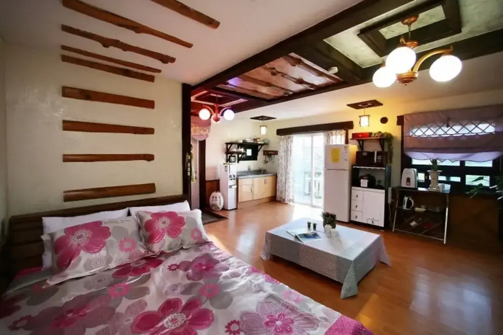 Jeongseon Haetbinnuri Pension