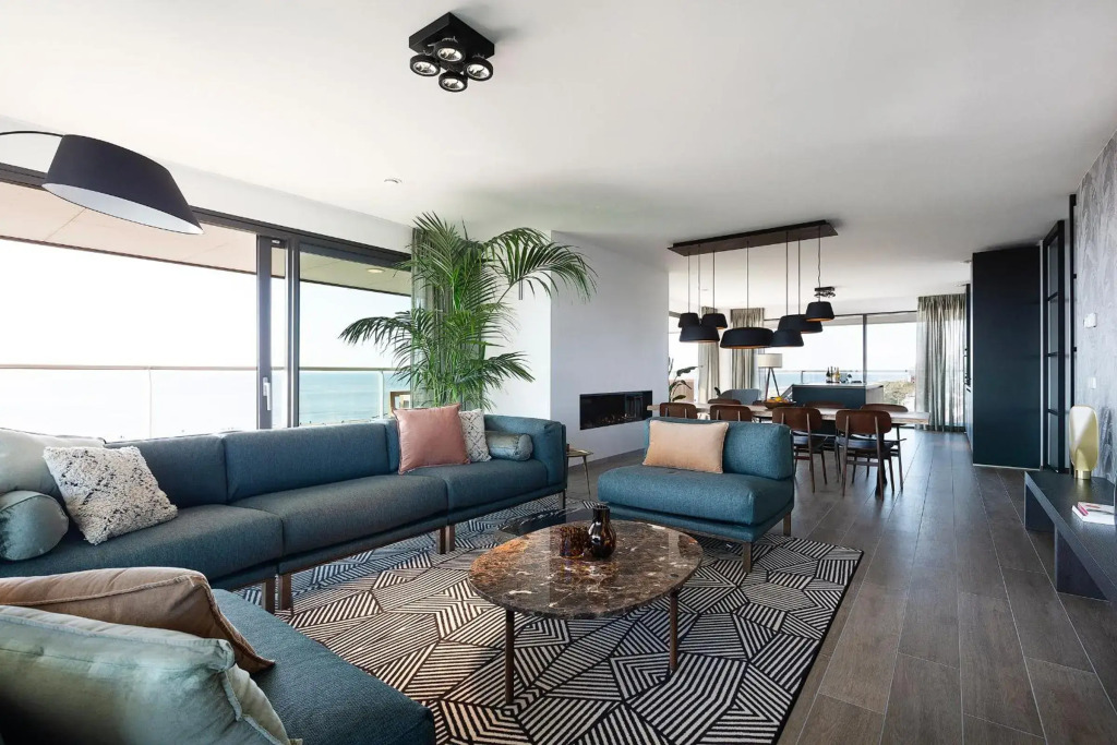Maris Apartments