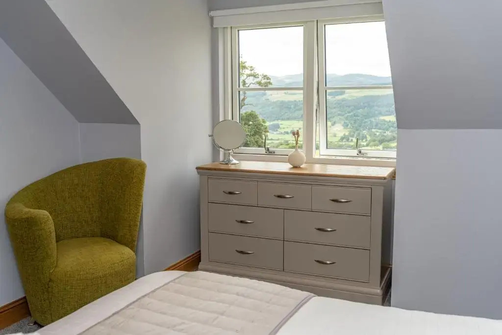 The Annexe, Luxury Property with Hot Tub at Pitilie Pods