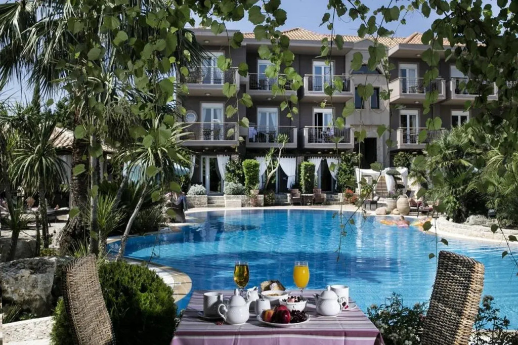 Achtis Hotel