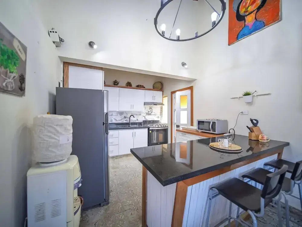 Colonial 2BR Apartment 2mins walk to beach