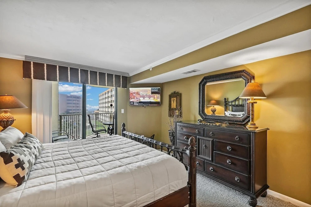 Inlet Reef 312 2 Bedroom Condo by RedAwning