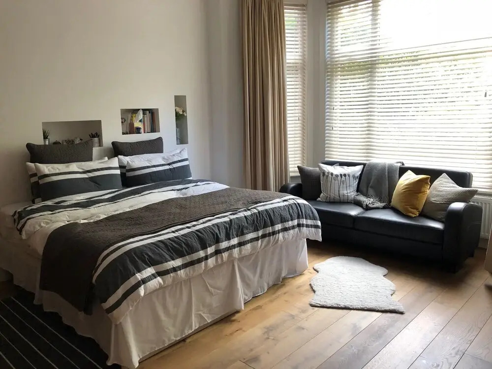 The Spacious Fitzjohn’s Road Apartment - RKC