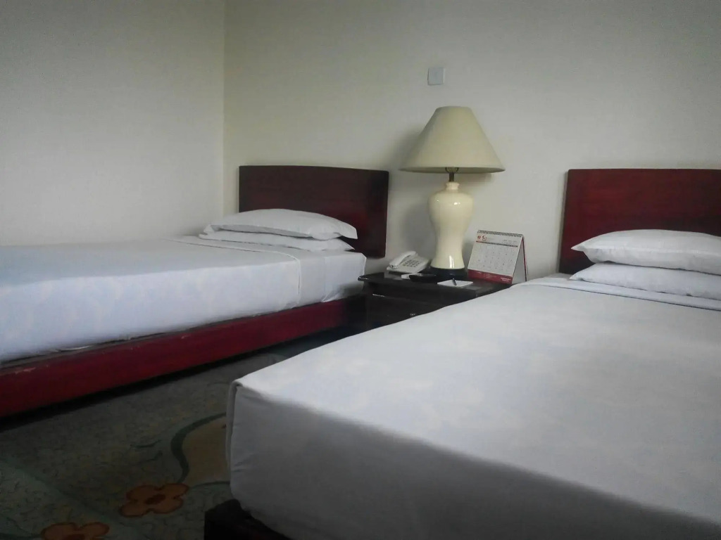 Eden Palace Hotel