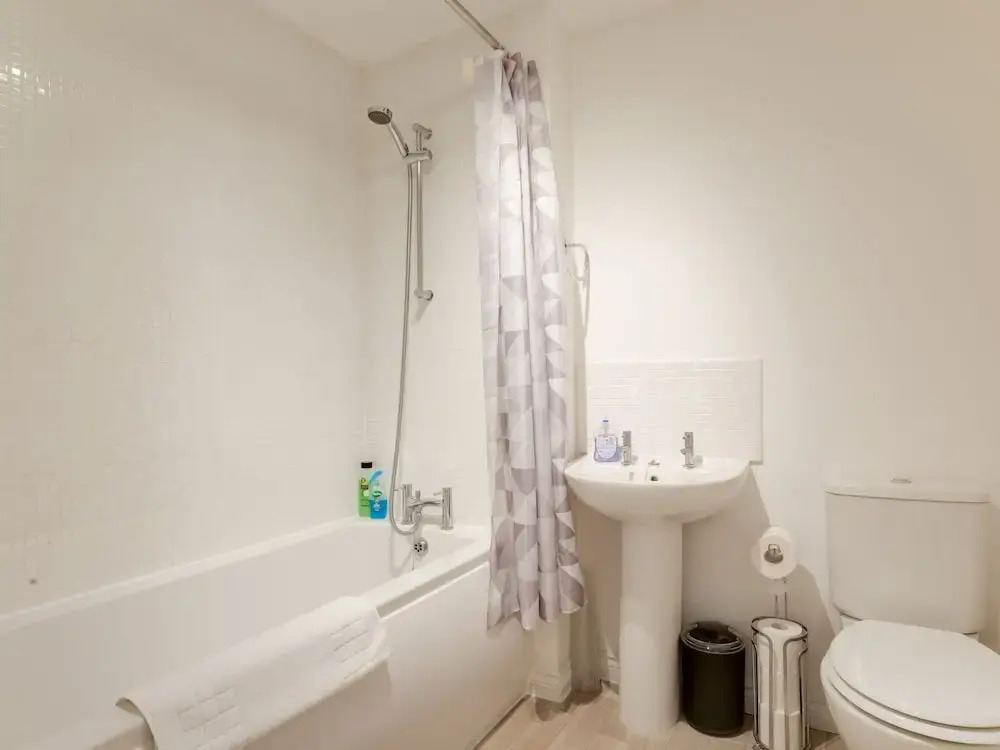 Simplistic Holiday Home in Cheltenham With Garden