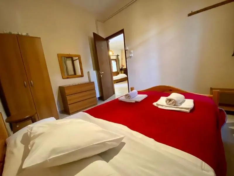 Menelaos Apartments