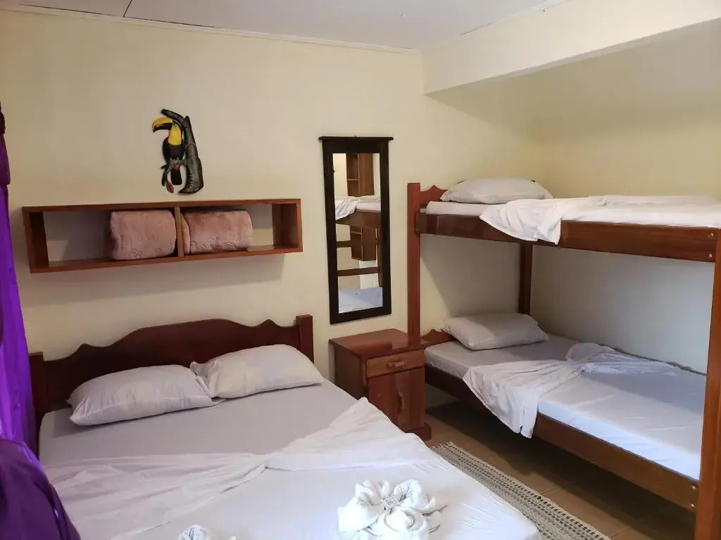 Cabinas Pura Vida B&B and Tour Operator