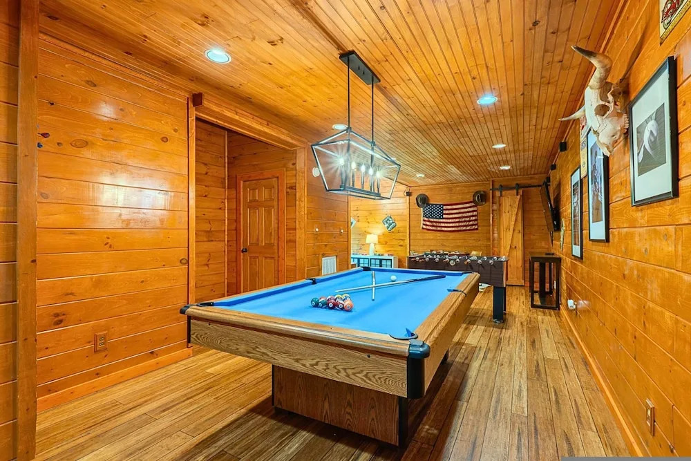 NEW Lux 4 BR Pigeon Forge Dollywood Hot Tub