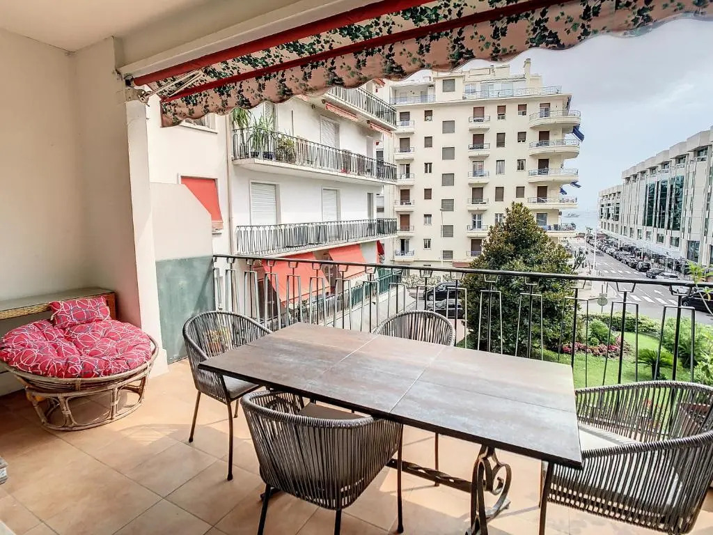 Appartements Cannes Centre : Rond Point Duboys dAngers