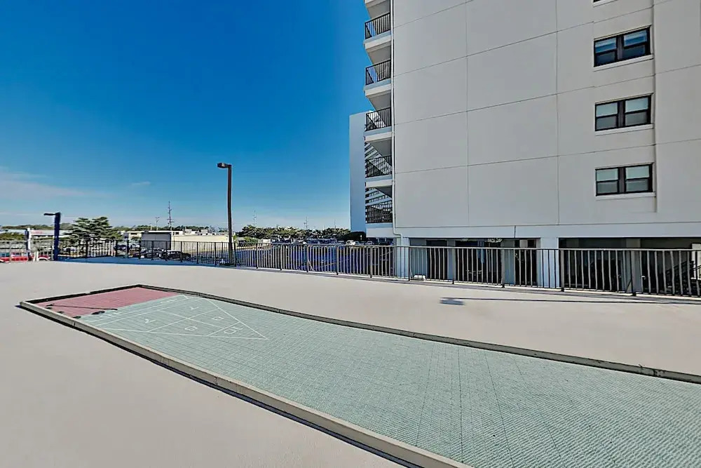 Ocean & Bay-view W/ Pool, Easy Beach Access! 2 Bedroom Condo