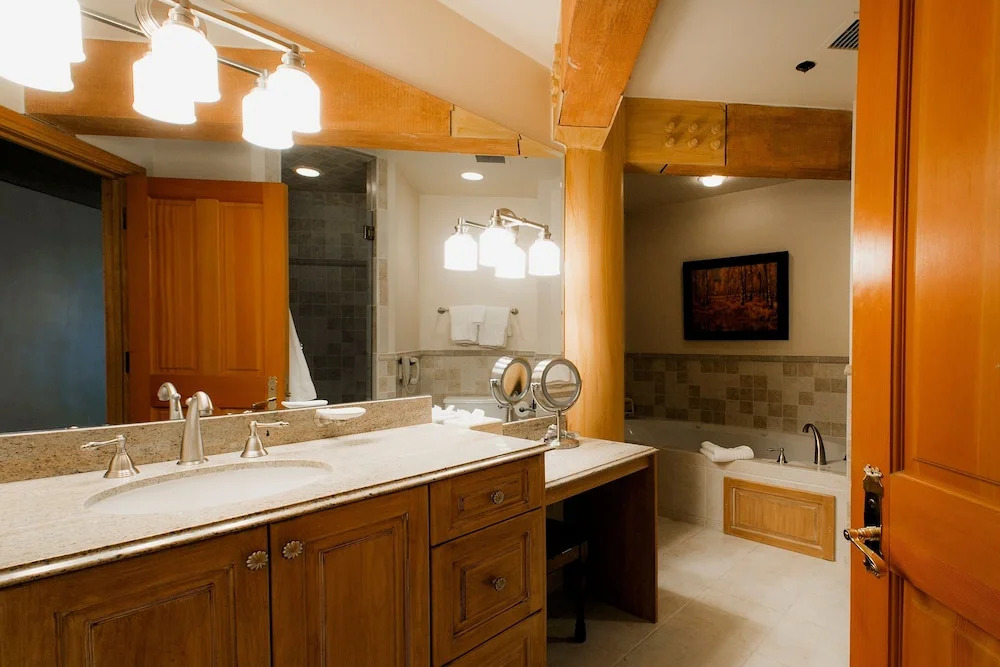 Luxury Four Bedroom Townhouse 4 Townhouse by RedAwning