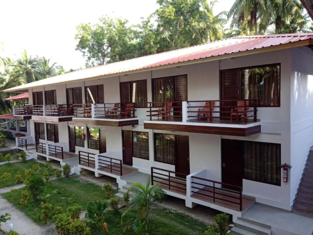 Coconhuts Beach Resort