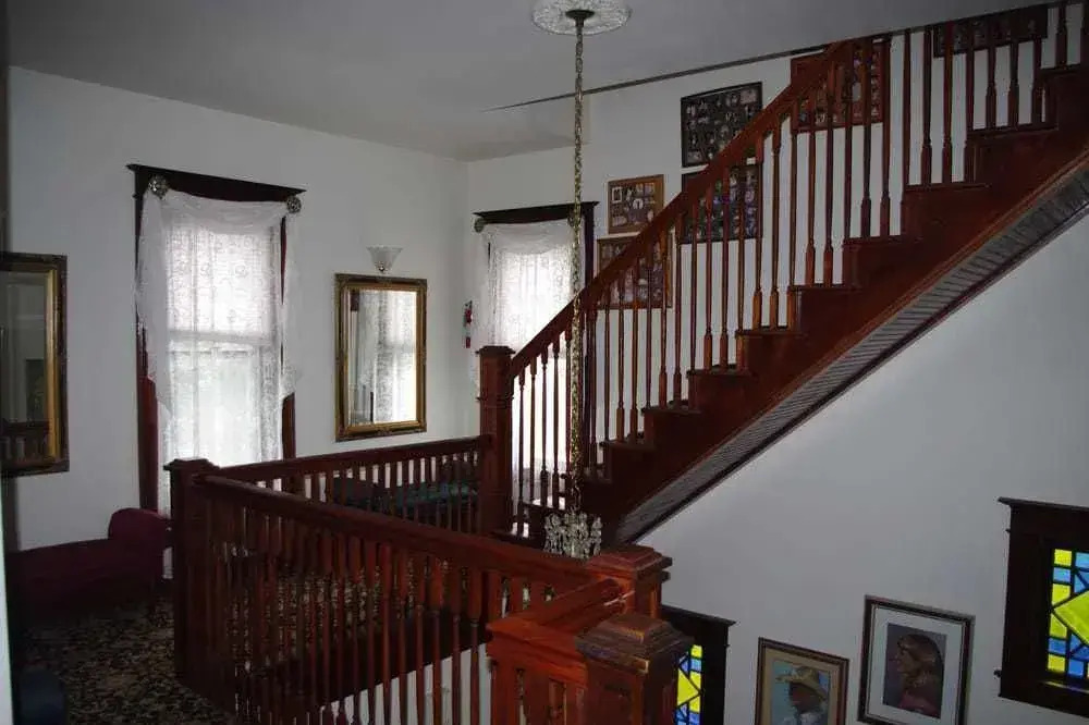 Spurs n Lace Bed & Breakfast Inn