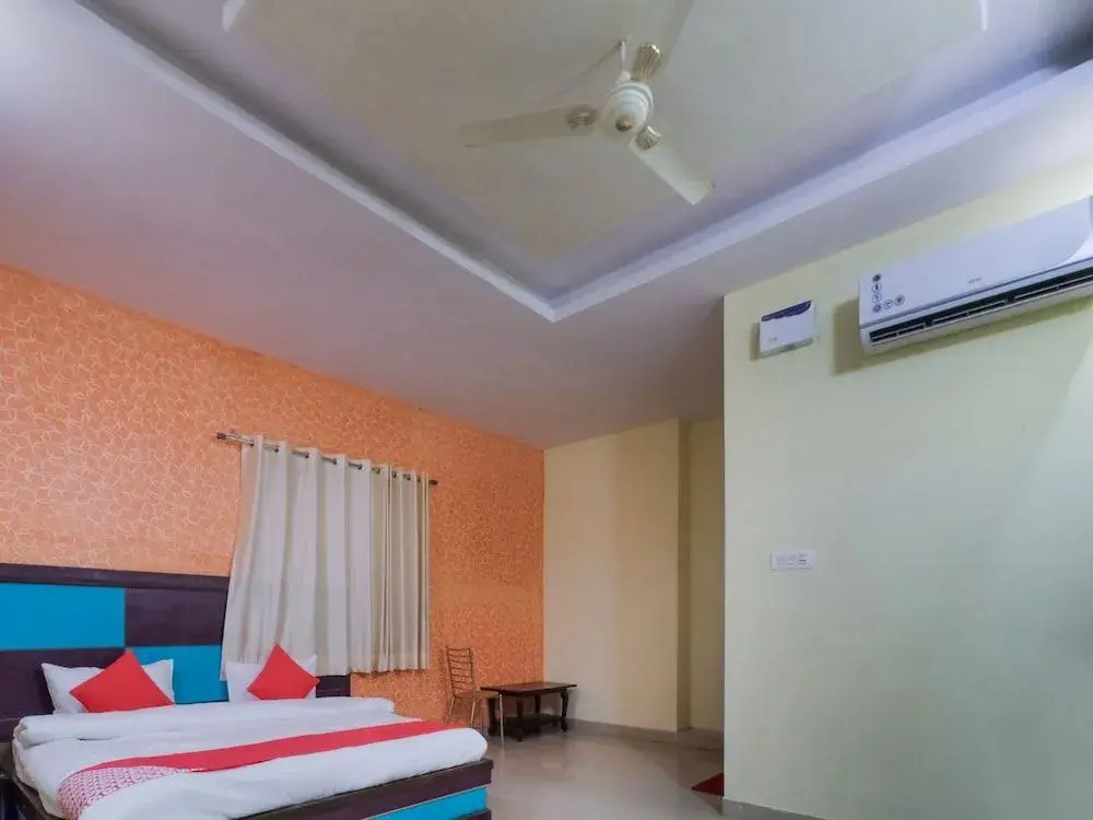 OYO 24575 Hotel Prabhu Villas