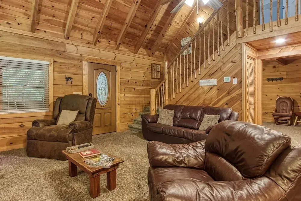ER96 - Squirrels Leap - Great Location! Close to Town! cabin