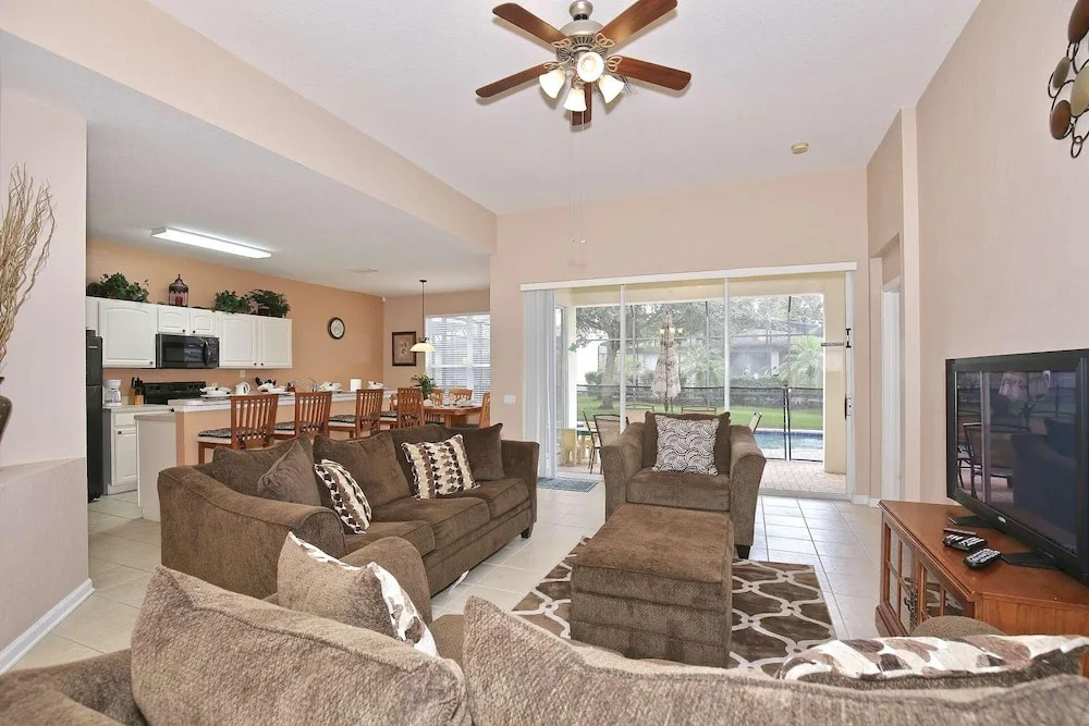 2627 Windsor Hills