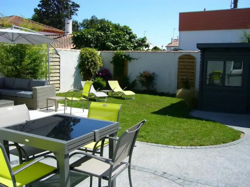 Maison rénovée avec jardin privatif, proche des Sables dOlonne, parking et Wifi inclus - FR-1-426-226