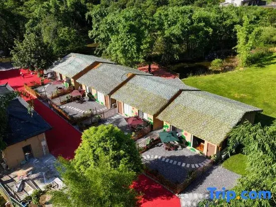 Yangshuo Lotus Pond Night Villa