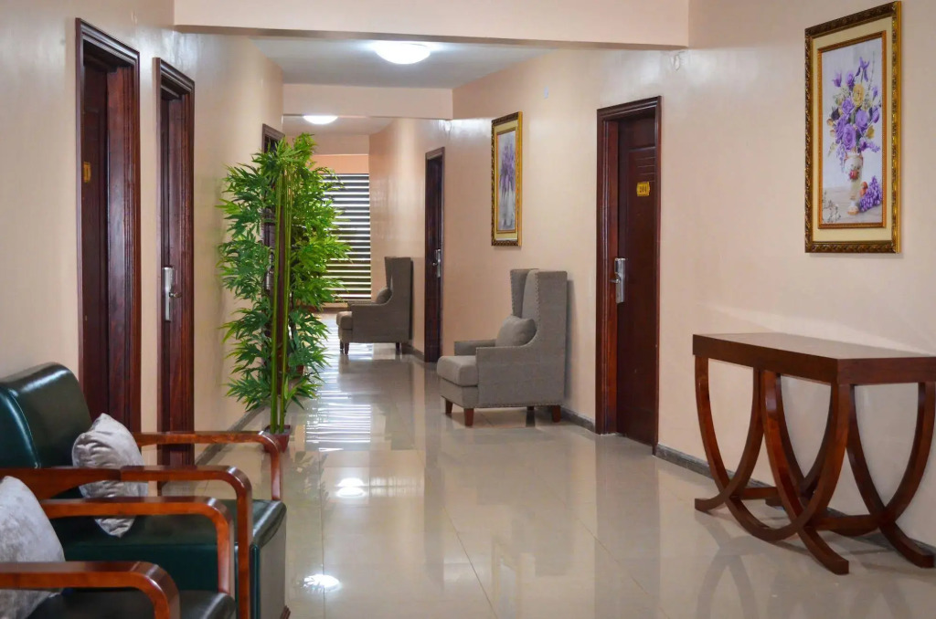 Hillside Plaza Hotel