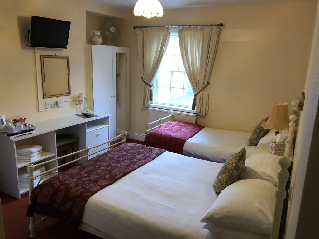 Diamonds Inn