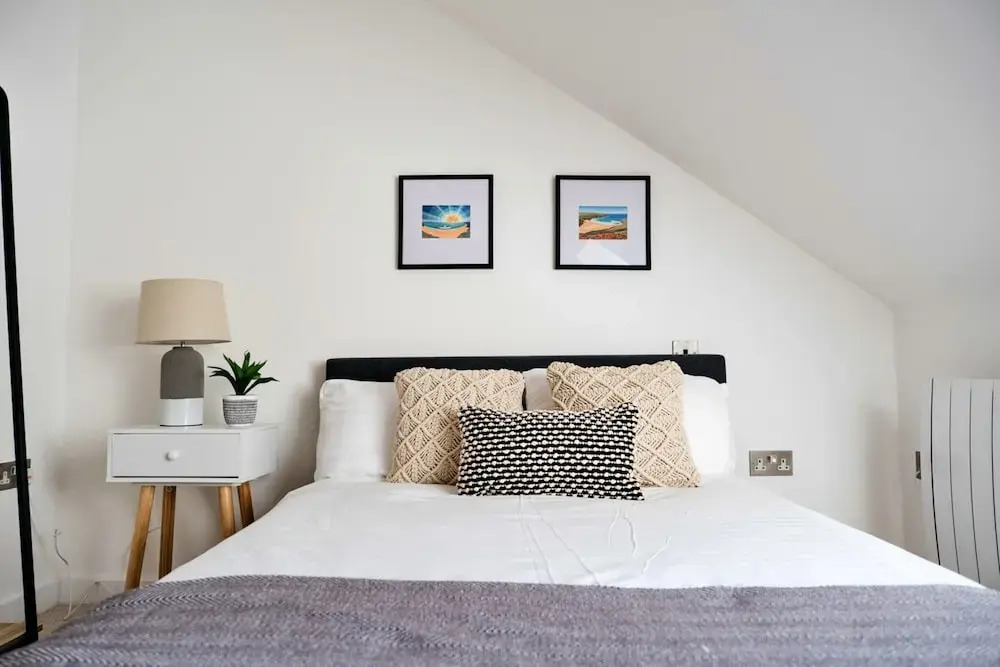Stylish Apartment Near Newquay Beach, No Deposit