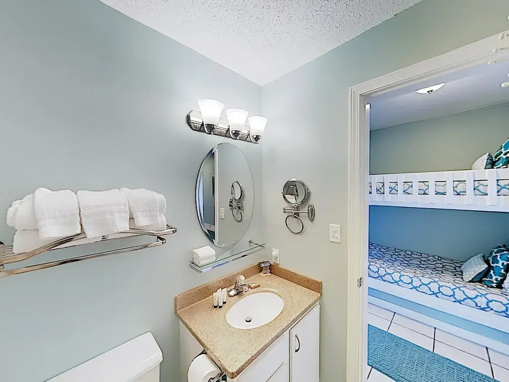 New Listing! Coastal Gem W/ Pool, 1 Block To Beach 1 Bedroom Condo