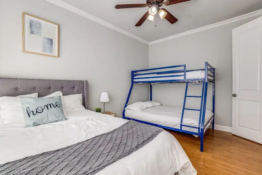 Gorgeous Oak Lawn Townhouse KING BEDS