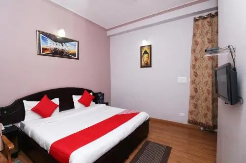 OYO 27891 Hotel Binsar Rooms