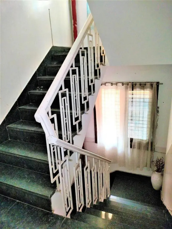 Hotel White Palace,Nizamuddin Railway Station