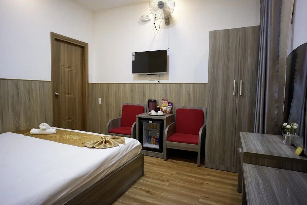 Dalat Holiday Hotel