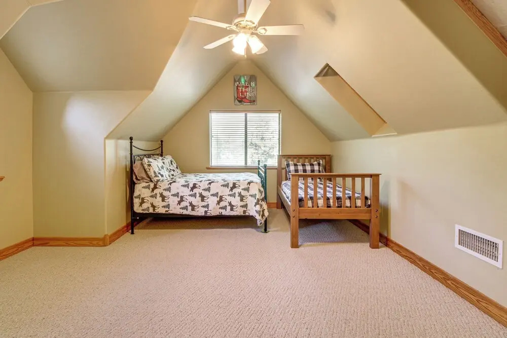 Great for Gatherings! Family Cabin in Lakeside