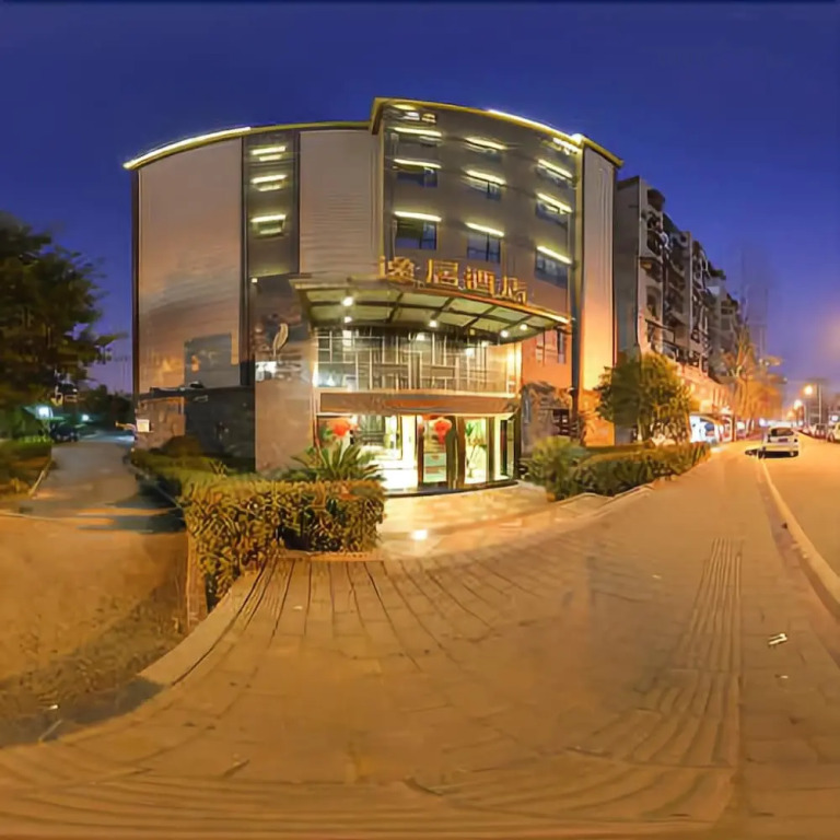 Ease Hotel