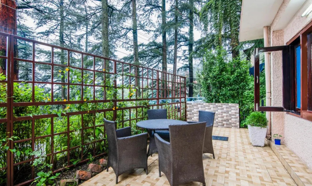 Itsy Hotels Avantika With Forest View