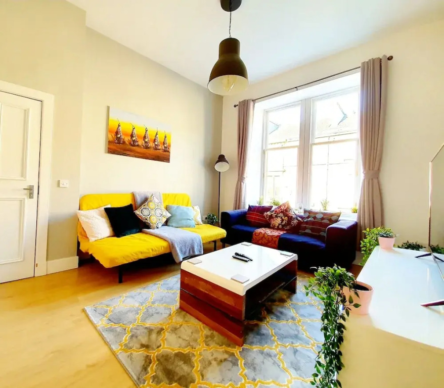 Spacious Home in the Buzzing West End