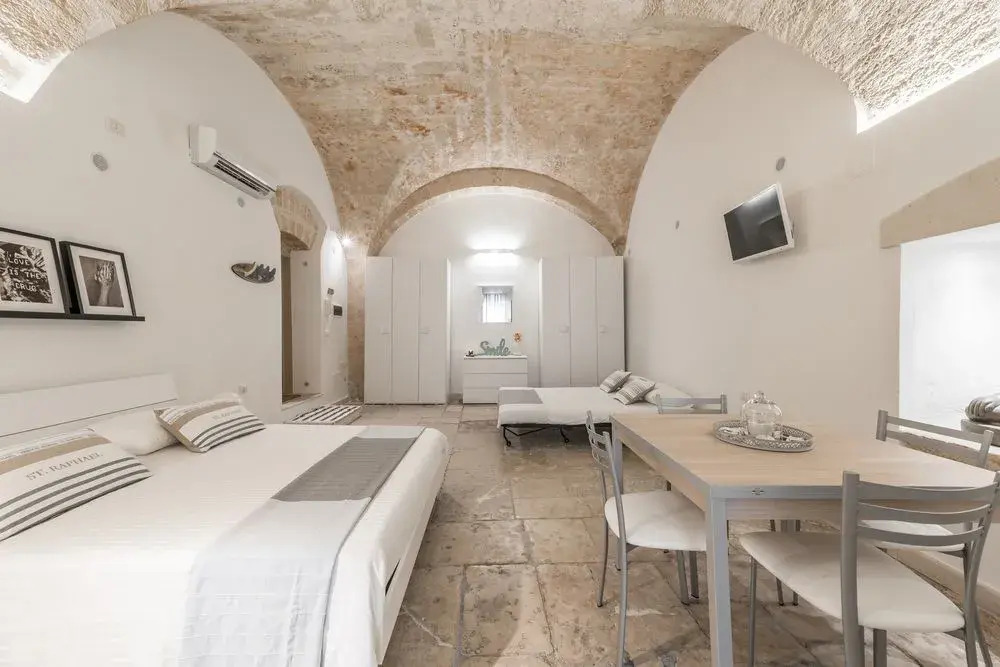 Stone Apartment M8 Bari City Center