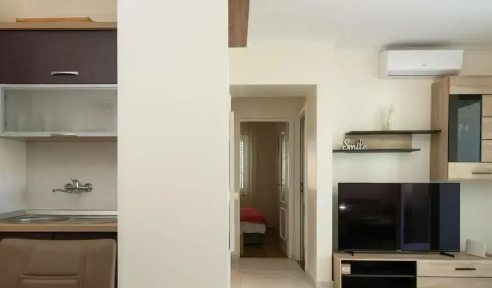 Donatella -apt 1- 10m van het Strand